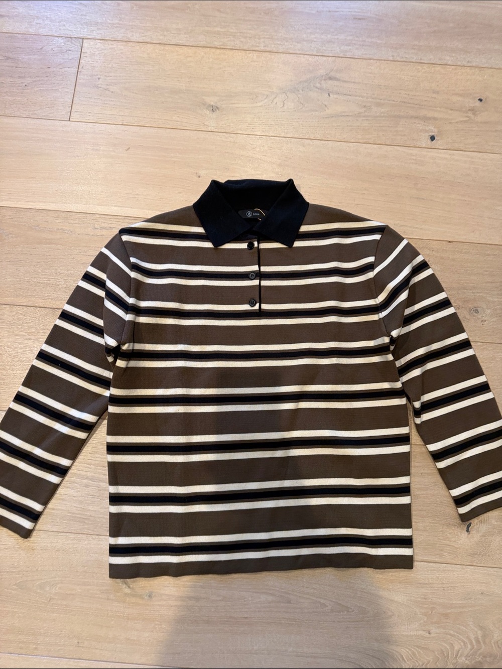 The Frankie shop sweater size S NWT